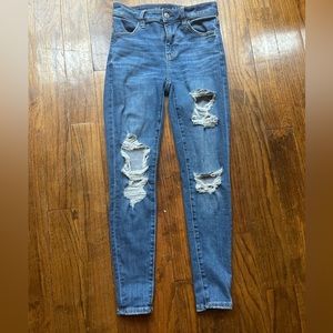 American Eagle Ripped Short Jeans